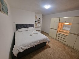 Milton Keynes Modern Retreat