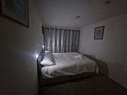 Milton Keynes Modern Retreat