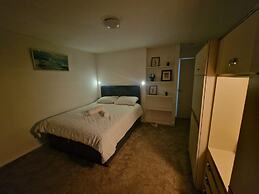 Milton Keynes Modern Retreat