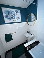 Beautiful House Off-road Free Parking