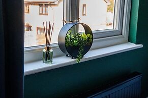 Beautiful House Off-road Free Parking