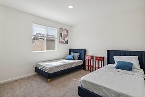 Peaceful Retreat Near Stockton Waterfront 4 Bedroom Home