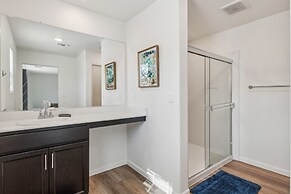 Peaceful Retreat Near Stockton Waterfront 4 Bedroom Home