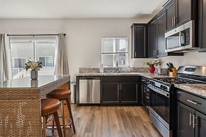 Peaceful Retreat Near Stockton Waterfront 4 Bedroom Home