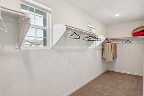 Peaceful Retreat Near Stockton Waterfront 4 Bedroom Home