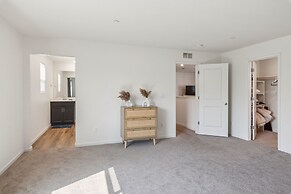 Peaceful Retreat Near Stockton Waterfront 4 Bedroom Home