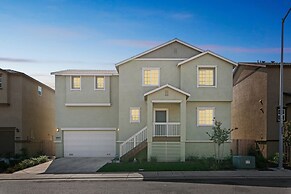 Peaceful Retreat Near Stockton Waterfront 4 Bedroom Home
