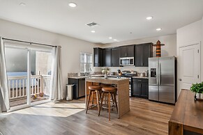 Peaceful Retreat Near Stockton Waterfront 4 Bedroom Home