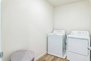 Peaceful Retreat Near Stockton Waterfront 4 Bedroom Home