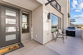 Desert Family Fun 4 Bedroom Townhouse