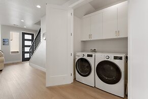 Desert Family Fun 4 Bedroom Townhouse