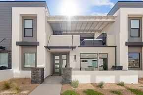 Desert Family Fun 4 Bedroom Townhouse
