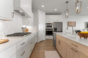 Desert Family Fun 4 Bedroom Townhouse