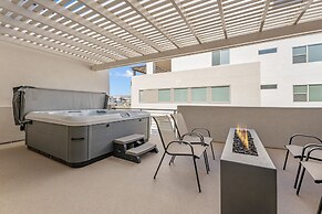 Desert Family Fun 4 Bedroom Townhouse