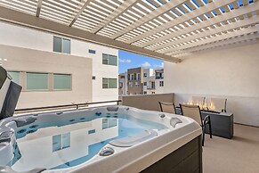 Desert Family Fun 4 Bedroom Townhouse