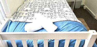 Manchestercity/2bed/house/kingbed/wifi/breakfast