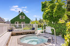Villa in French Chateau Estate in Napa Valley