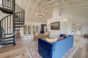 Villa in French Chateau Estate in Napa Valley