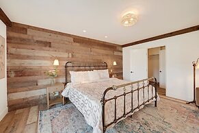 Villa in French Chateau Estate in Napa Valley