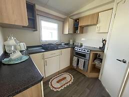 Great Caravan With Homely Feel in Clacton-on-sea