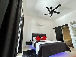 Casa Black and White. Vista al Mar