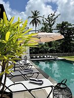 Casa Black and White. Vista al Mar