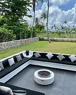 Casa Black and White. Vista al Mar