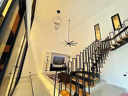 Casa Black and White. Vista al Mar