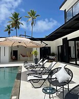 Casa Black and White. Vista al Mar