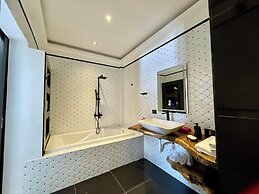 Casa Black and White. Vista al Mar