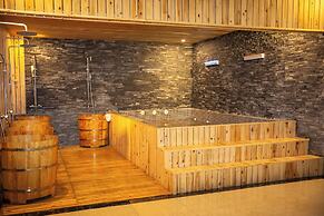 The Pepper King Resort & Pool Spa