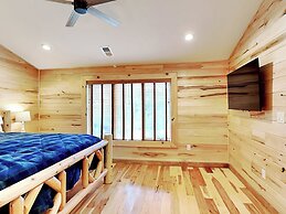 Fortune Mountain Retreat by Taylor Made Deep Creek