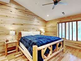 Fortune Mountain Retreat by Taylor Made Deep Creek