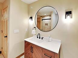 Fortune Mountain Retreat by Taylor Made Deep Creek