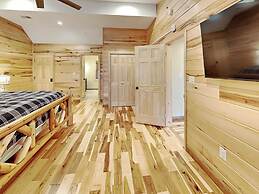 Fortune Mountain Retreat by Taylor Made Deep Creek