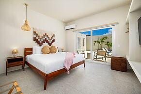 NEW 6BR Playground Private Pool Pro-bbq Palapa