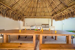 NEW 6BR Playground Private Pool Pro-bbq Palapa