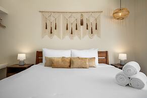 NEW 6BR Playground Private Pool Pro-bbq Palapa