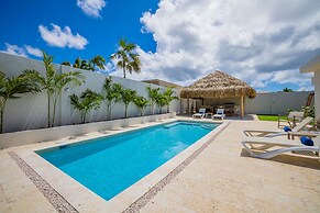 NEW 6BR Playground Private Pool Pro-bbq Palapa