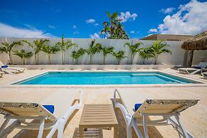 NEW 6BR Playground Private Pool Pro-bbq Palapa