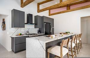 NEW 6BR Playground Private Pool Pro-bbq Palapa