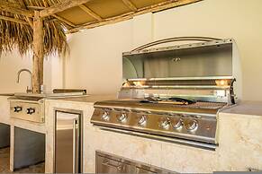 NEW 6BR Playground Private Pool Pro-bbq Palapa
