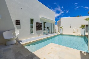 4 4 5 Rooftoppoolpingponggazebonear Ritz Beach