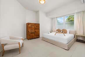 4 4 5 Rooftoppoolpingponggazebonear Ritz Beach