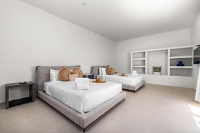 4 4 5 Rooftoppoolpingponggazebonear Ritz Beach