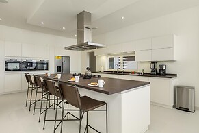 4 4 5 Rooftoppoolpingponggazebonear Ritz Beach