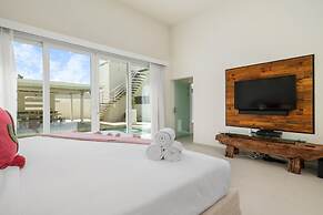 4 4 5 Rooftoppoolpingponggazebonear Ritz Beach