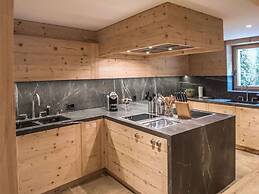 Superior Chalet With Views