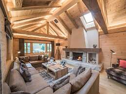 Superior Chalet With Views