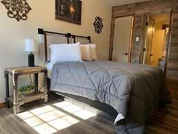 Whitetail Inn
